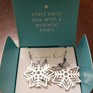 Origami Owl Snowflake earrings